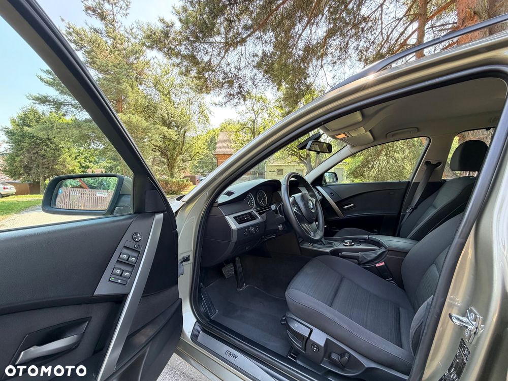 BMW Seria 5 525i - 14