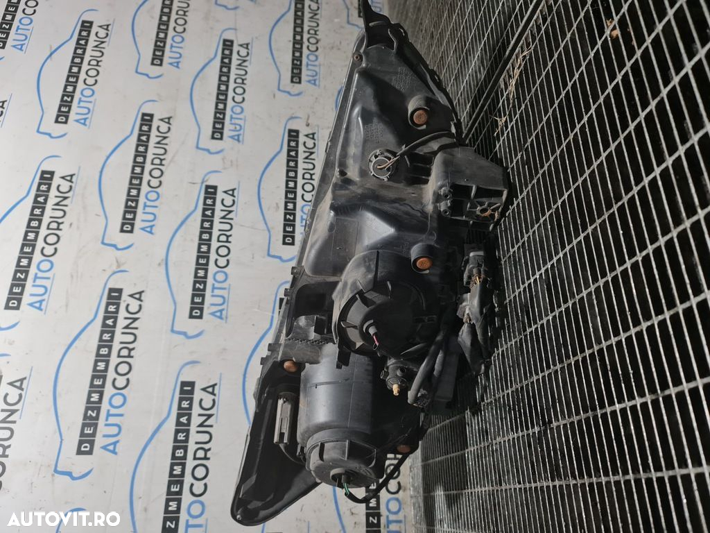 Far Stanga Mitsubishi ASX Facelift 2012 2012 - 2016 SUV 4 Usi (1312) Cu lupă - 3