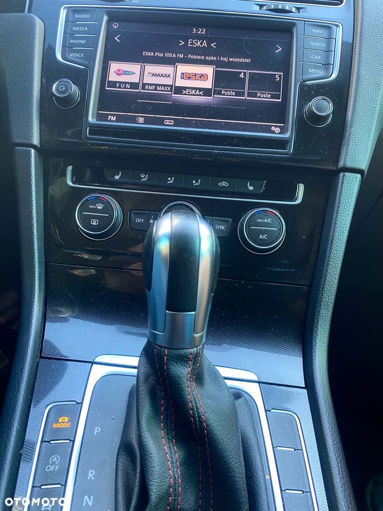 Volkswagen Golf - 8