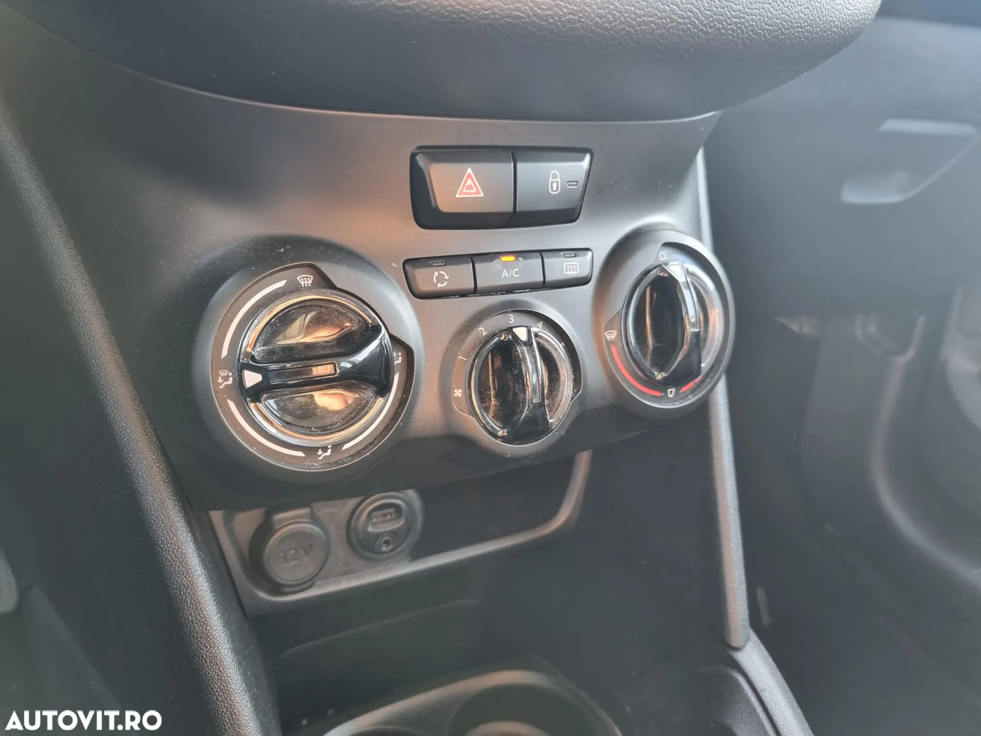 Peugeot 208 1.2 L PureTech Access - 21