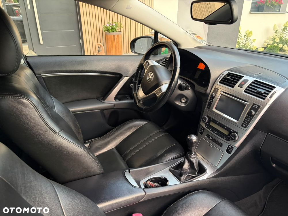 Toyota Avensis - 11
