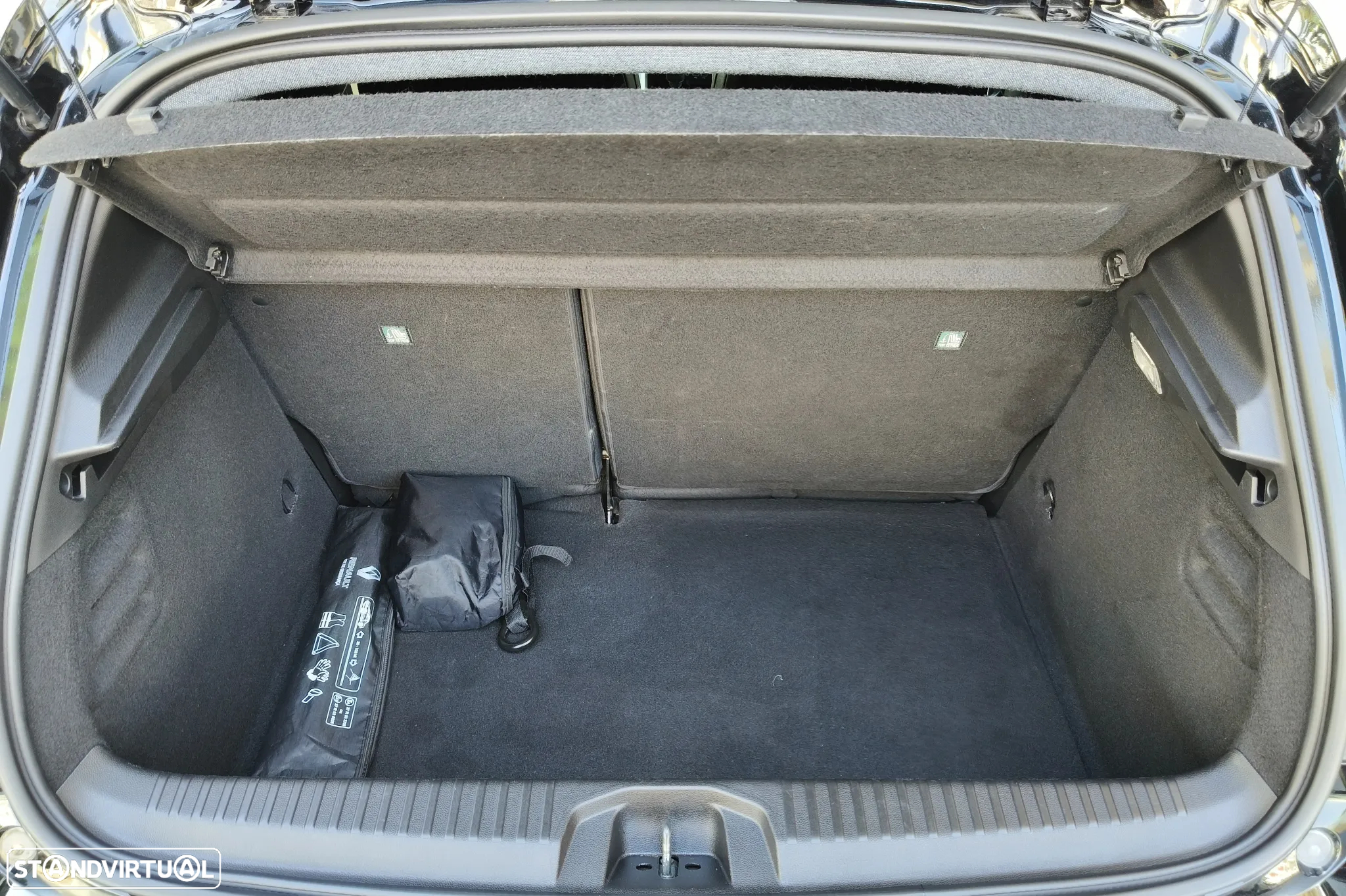 Renault Clio 1.0 TCe Techno Bi-Fuel - 29