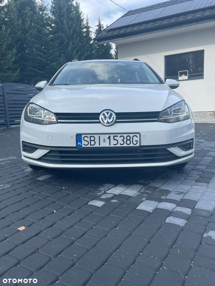 Volkswagen Golf - 1