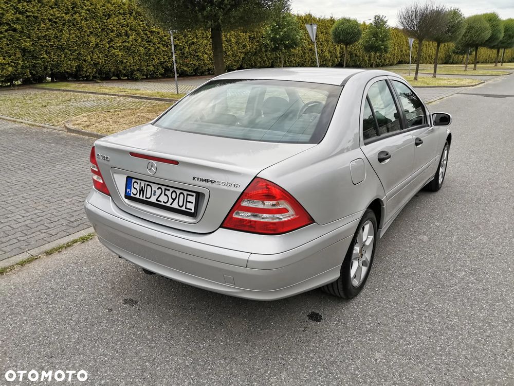 Mercedes-Benz Klasa C 180 Kompressor Automatik Classic - 11