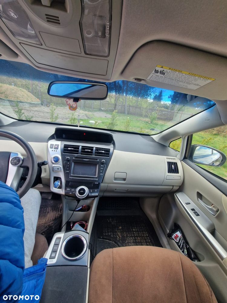 Toyota Prius+ (Hybrid) - 4