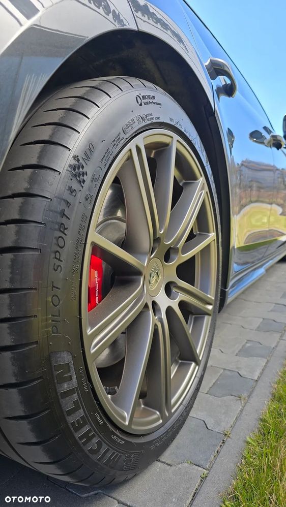 Porsche Panamera - 16