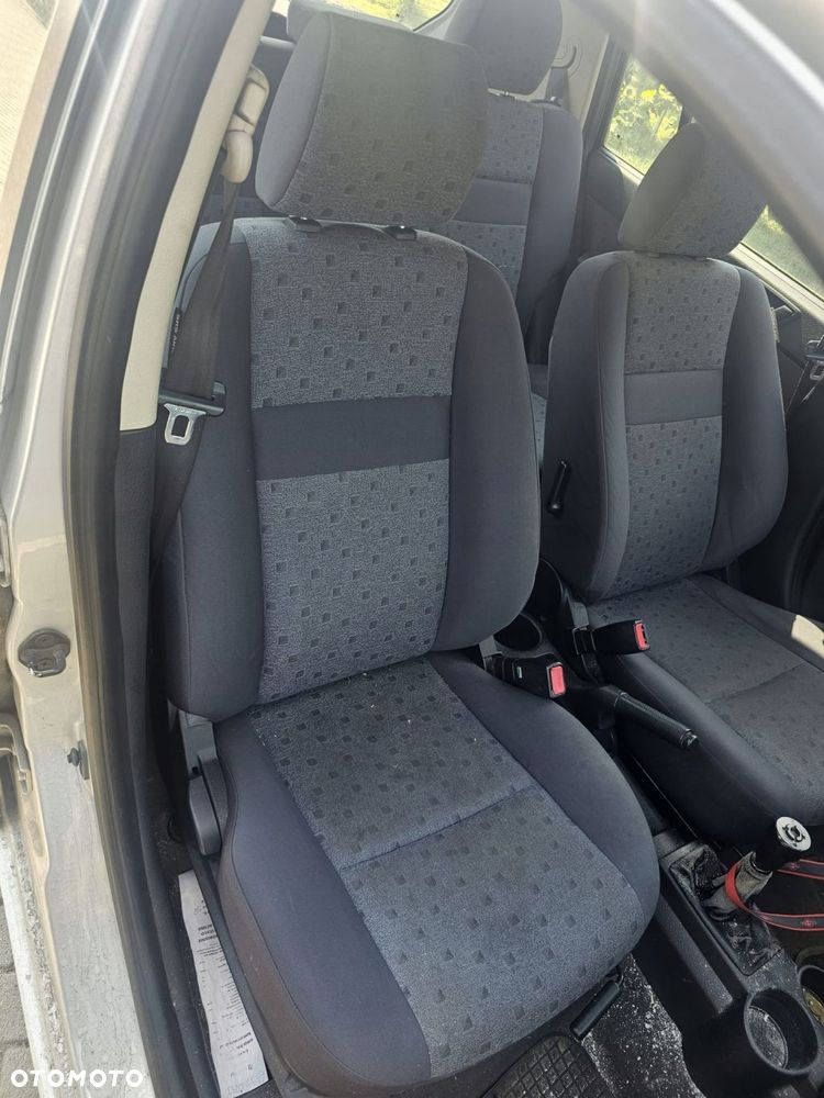 fotel przedni prawy pasażera hyundai getz 5d - 1