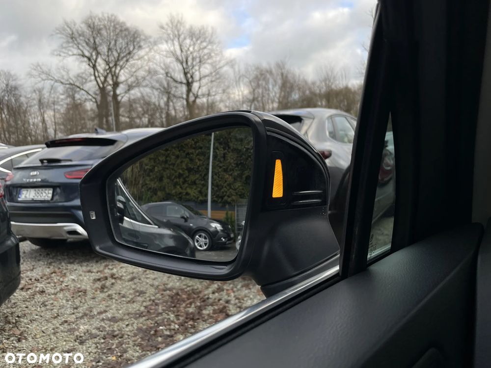 Volkswagen Tiguan 2.0 TDI SCR DSG IQ.DRIVE - 32