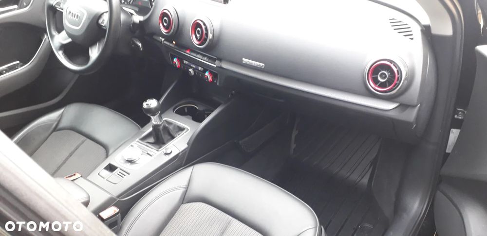 Audi A3 Sportback 2.0 TDI (clean diesel) quattro Ambiente - 25