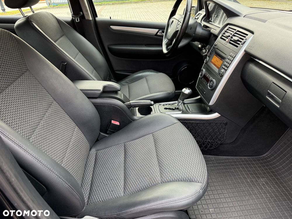 Mercedes-Benz Klasa B 200 Turbo Autotronic - 16