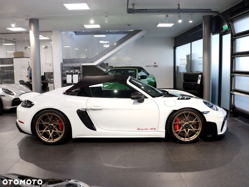 Porsche 718 Spyder - 6