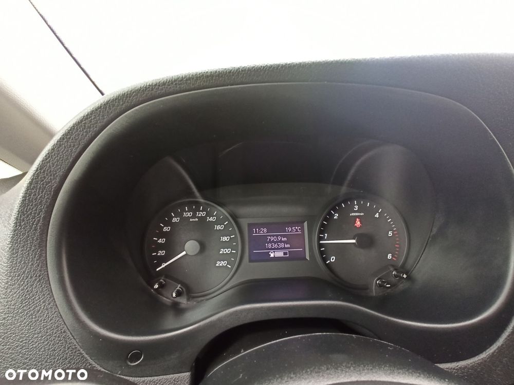 Mercedes-Benz VITO - 11