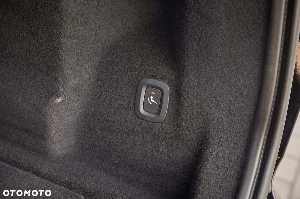 Volvo XC 60 D3 Momentum Pro - 28