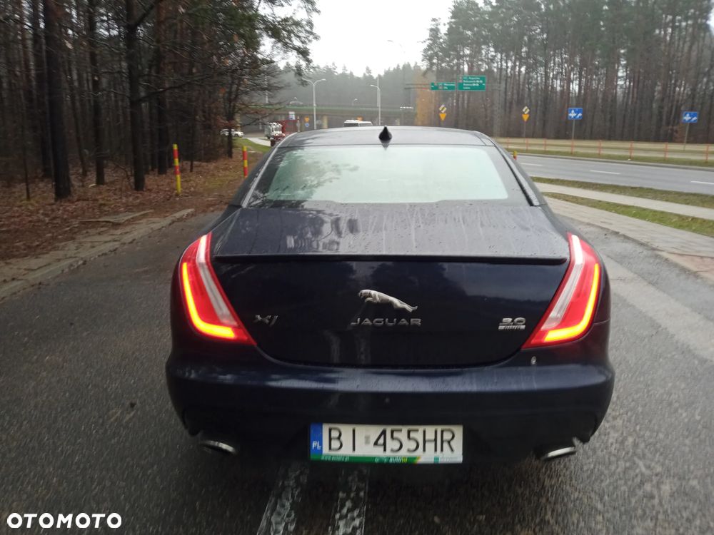 Jaguar XJ 3.0 T AWD R-Sport - 18