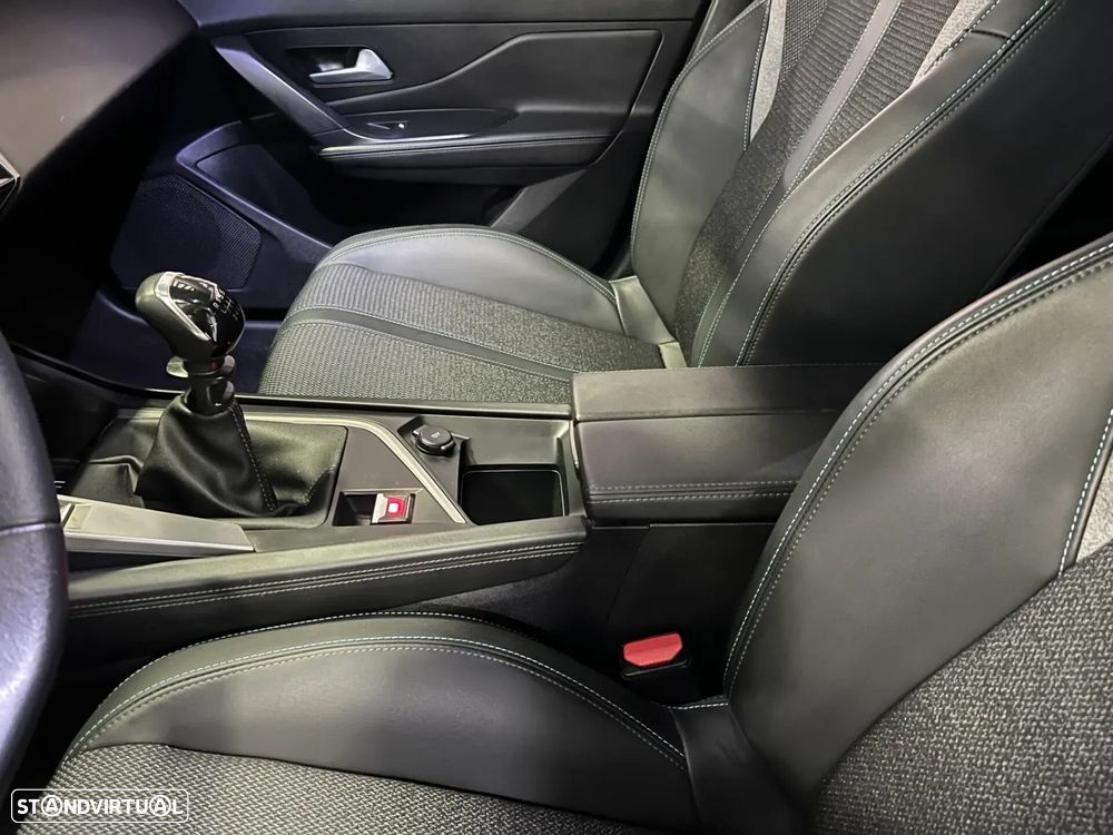 Peugeot 308 SW - 11