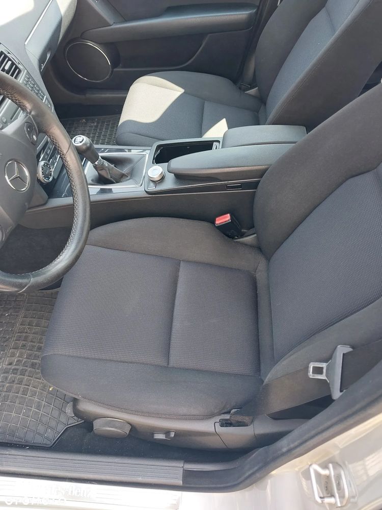 Mercedes-Benz Klasa C 220 CDI Classic - 12