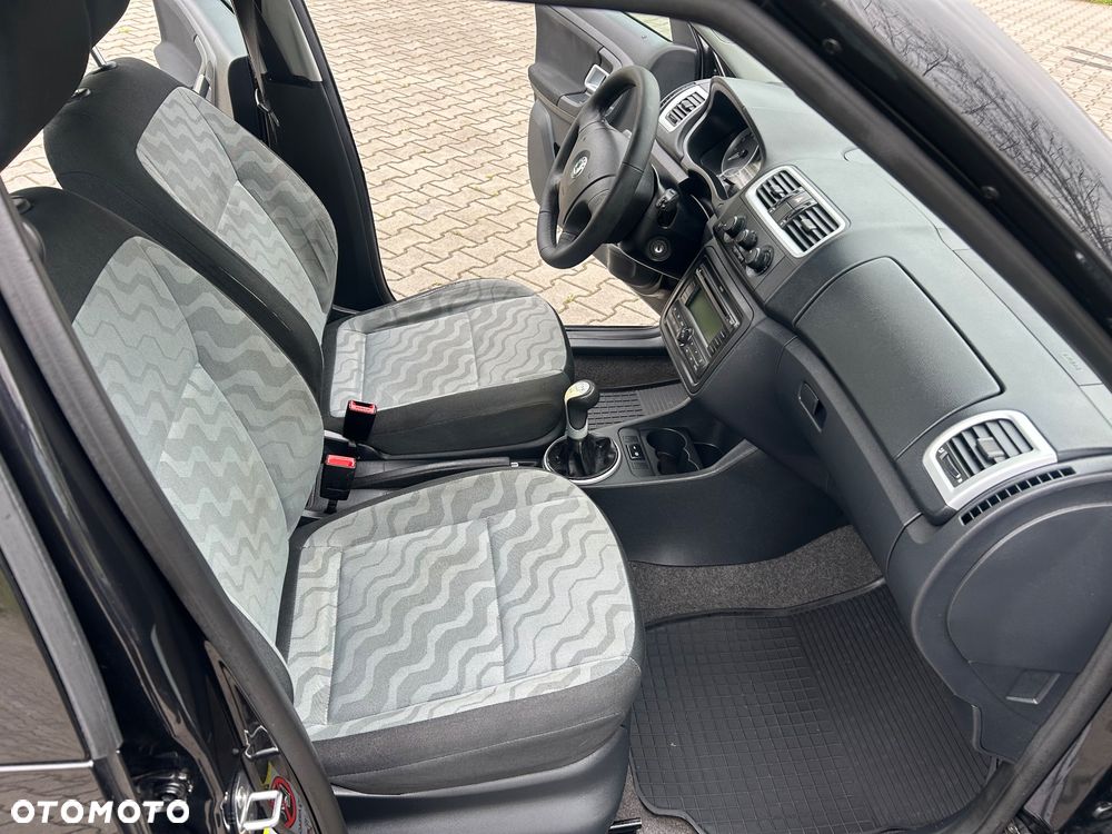 Skoda Roomster 1.4 16V Style PLUS EDITION - 12