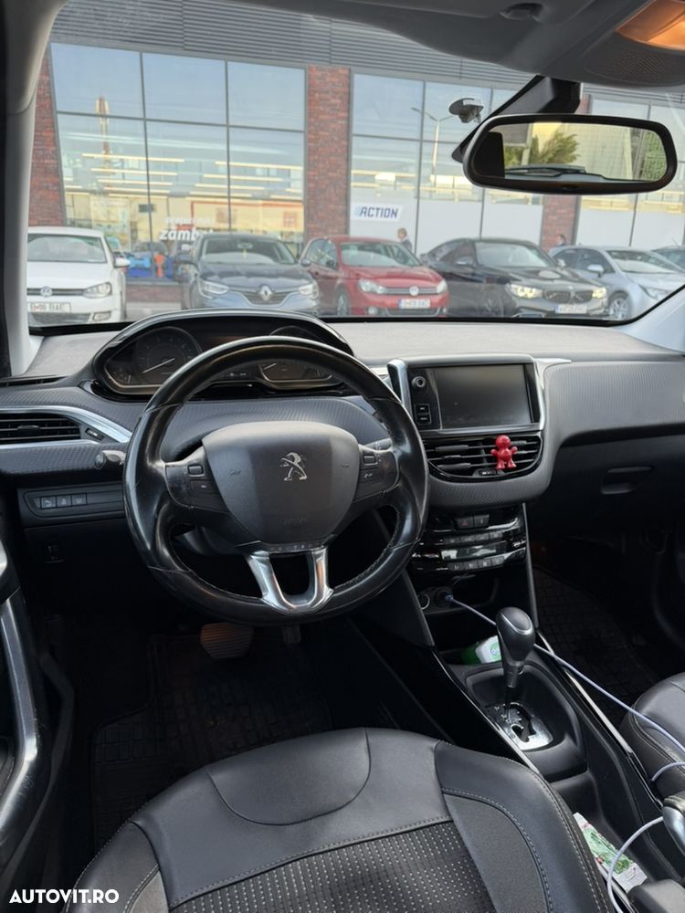 Peugeot 2008 PureTech 110 GPF Stop&Start EAT6 Allure - 6