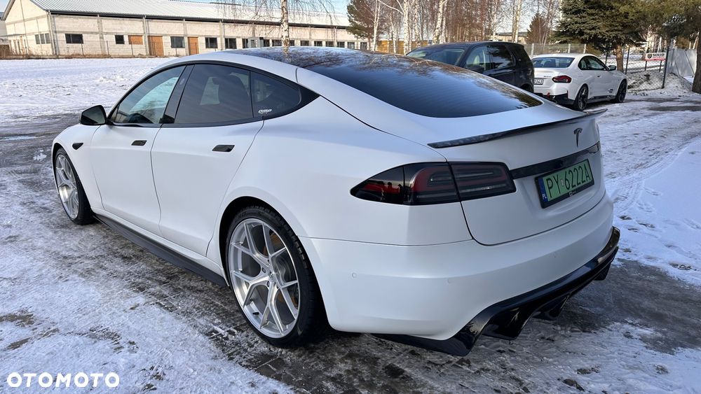 Tesla Model S - 12