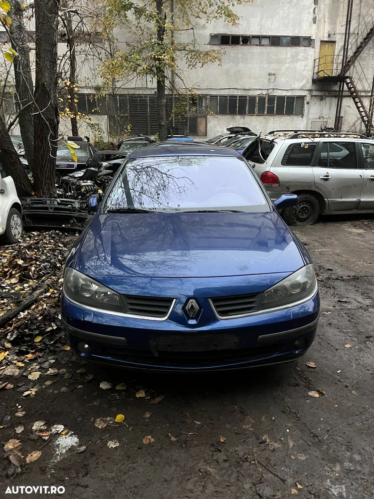 Dezmembrez Renault Laguna II facelift  xenon 2006 albastru 2.0 benzina - 2