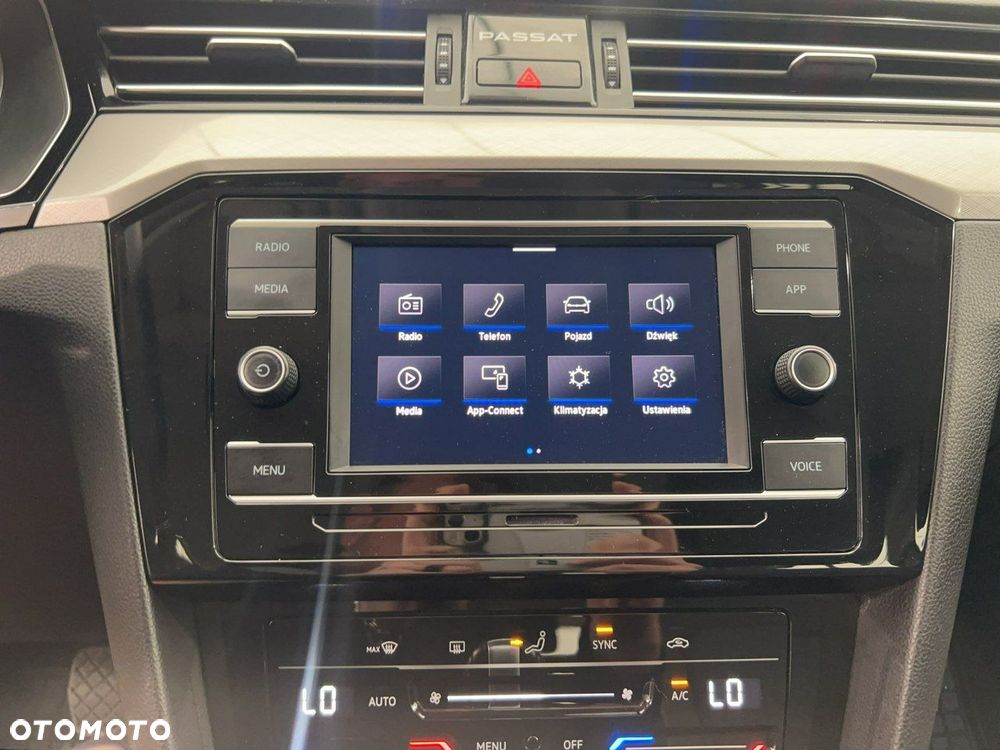 Volkswagen Passat - 19