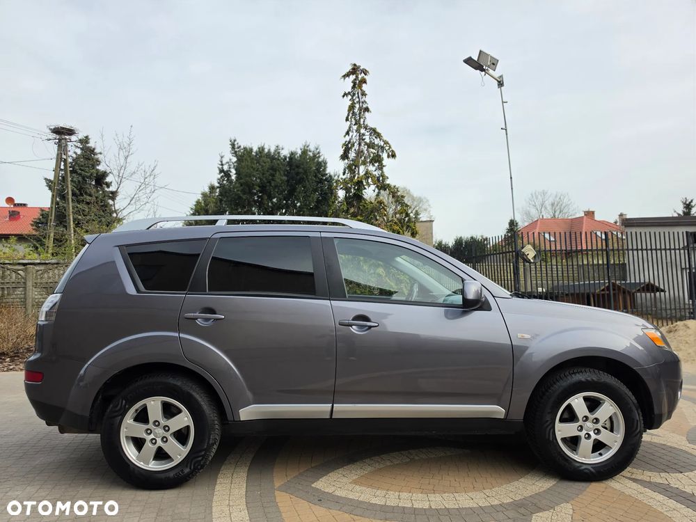 Mitsubishi Outlander - 9