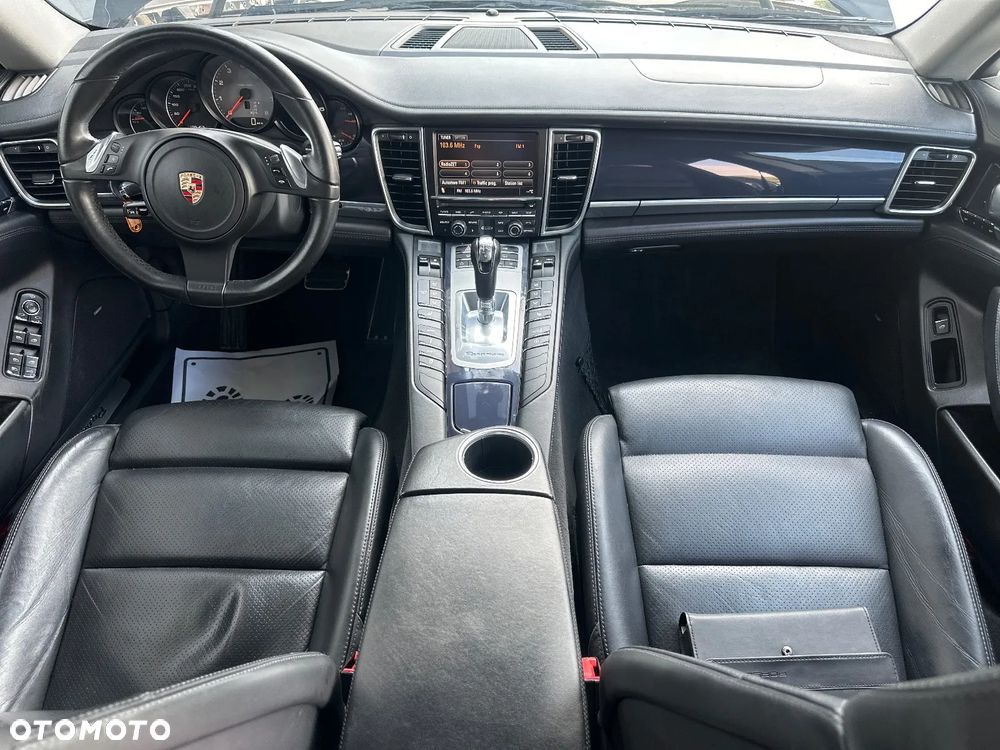 Porsche Panamera 4S - 17