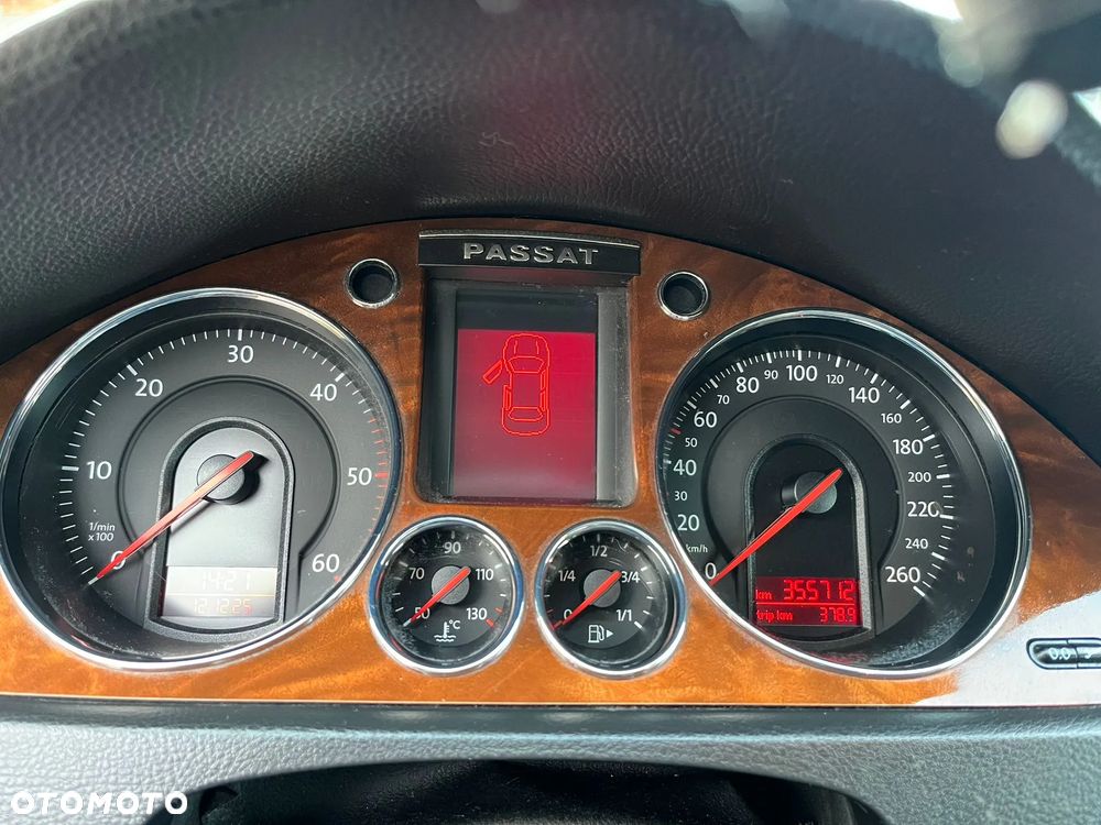 Volkswagen Passat 2.0 TDI DPF R-Line Edition - 11