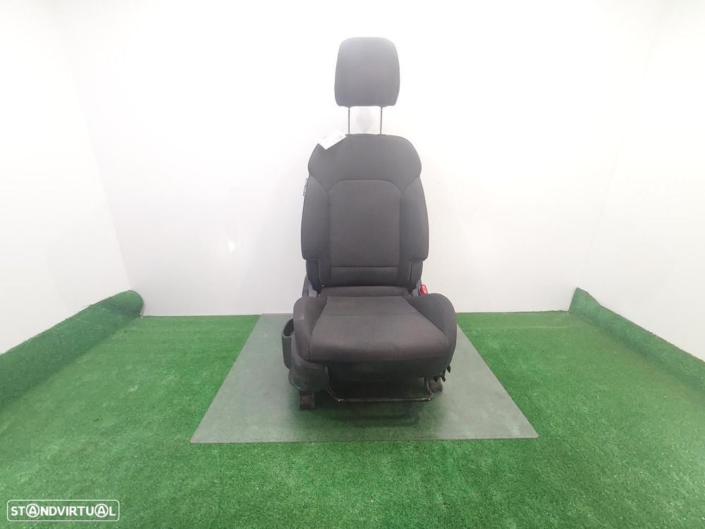 BANCO FRENTE DIREITO KIA CARENS - 1