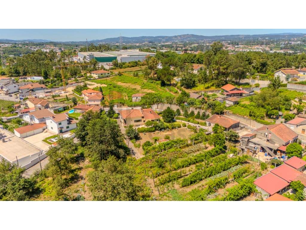 Vende-se Moradia Térrea - Lago - Braga-Amares - Grande imagem: 3/48