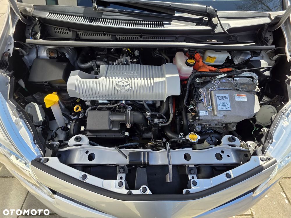 Toyota Yaris Hybrid 100 Premium - 13