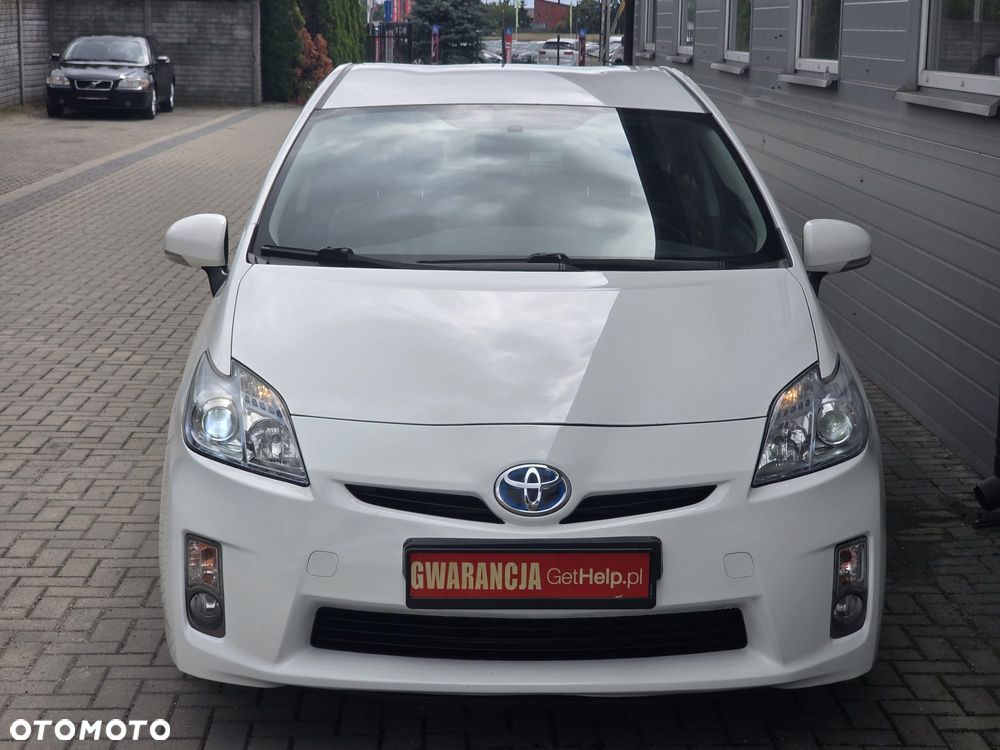 Toyota Prius (Hybrid) - 4