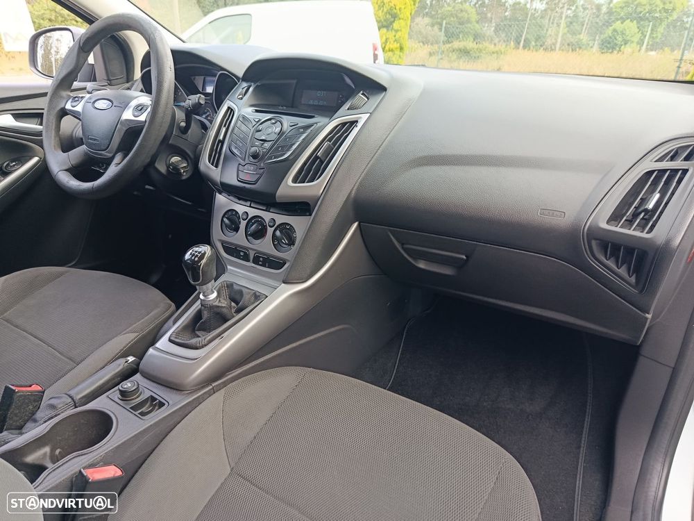 Ford Focus SW 1.6 TDCi Titanium - 22