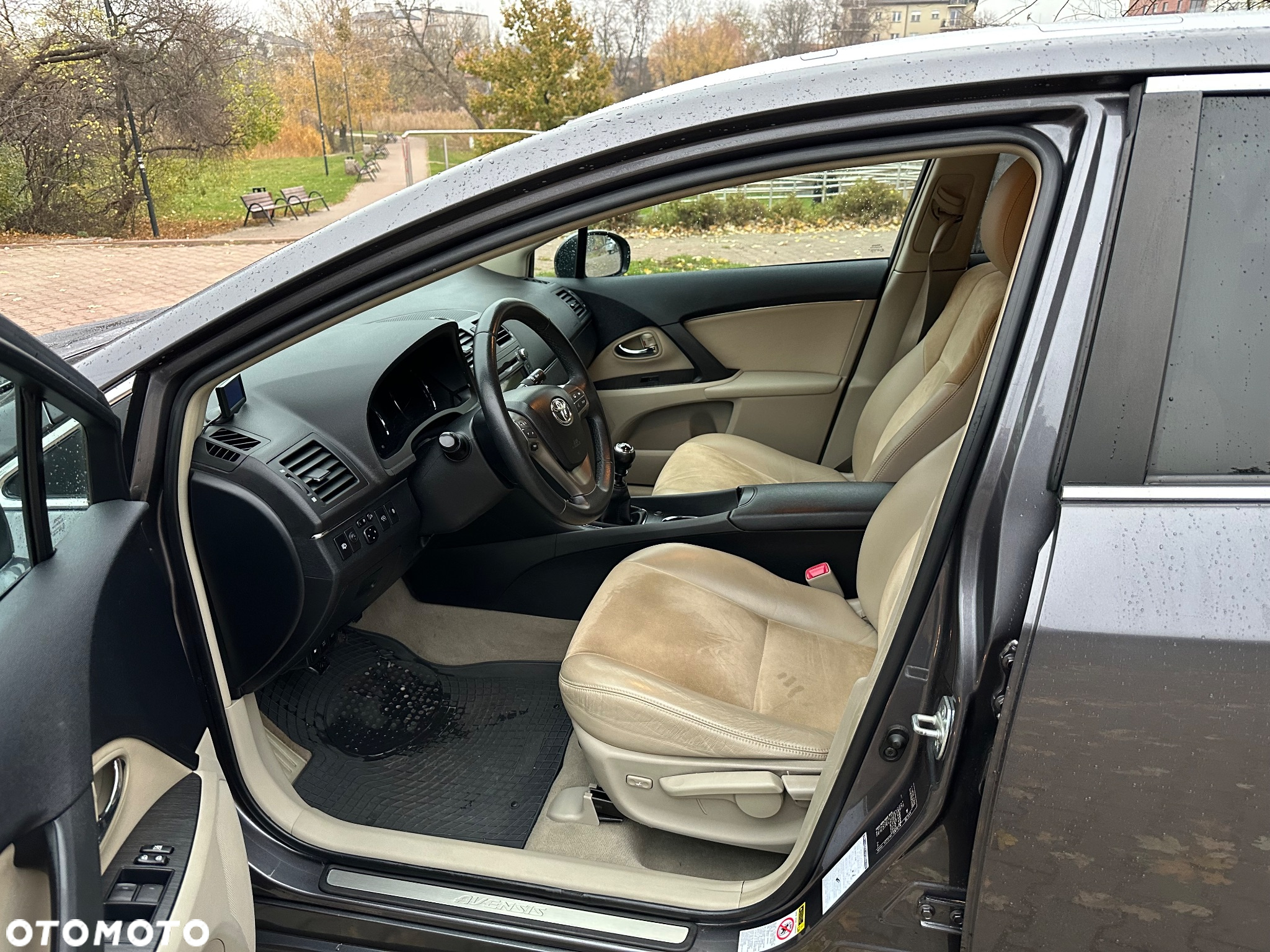 Toyota Avensis - 8