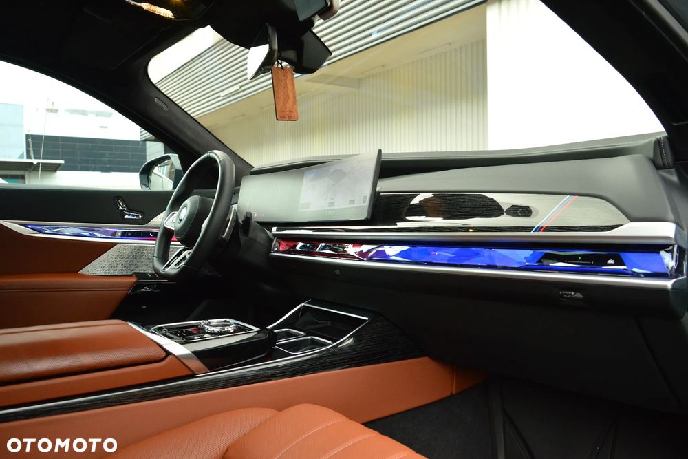 BMW Seria 7 750e PHEV xDrive M Sport sport - 19
