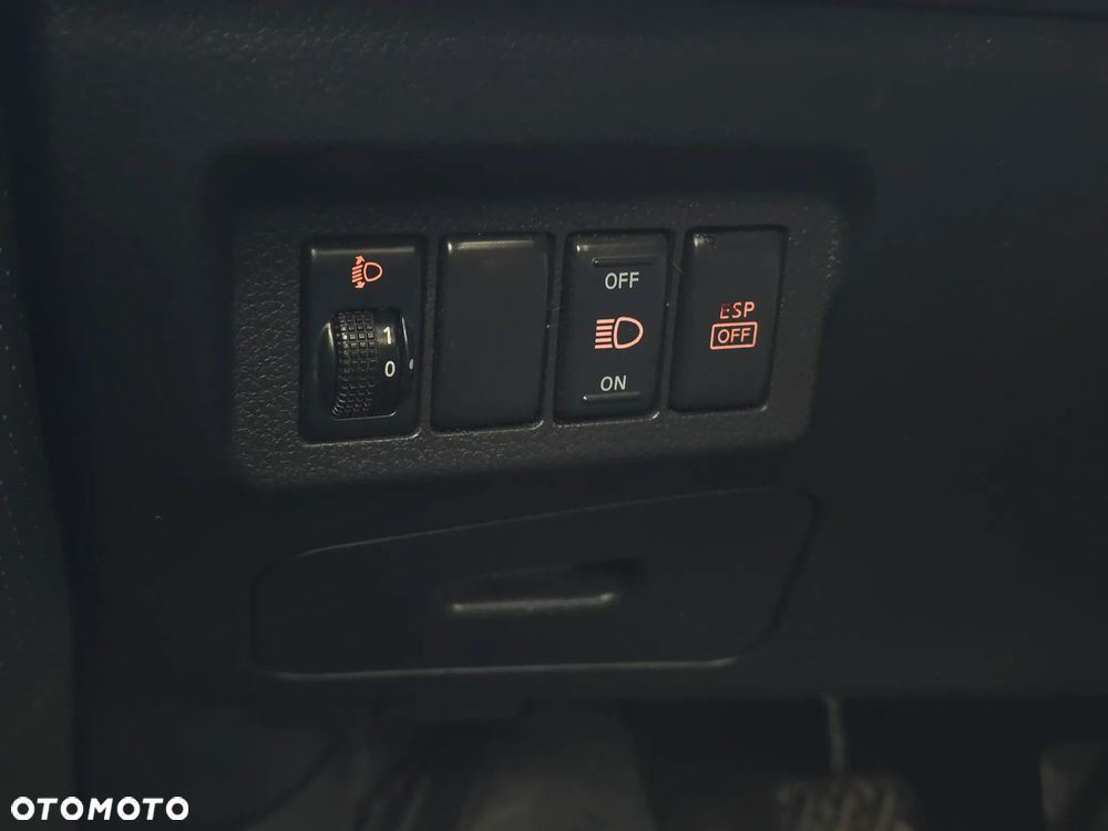 Nissan X-Trail 2.0 dCi 4x4 DPF Platinum - 33