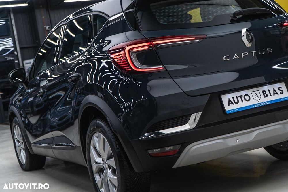 Renault Captur TCe Mild Hybrid 140 EDC GPF TECHNO - 32