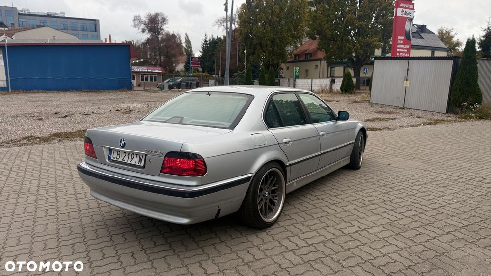 BMW Seria 7 740i - 6