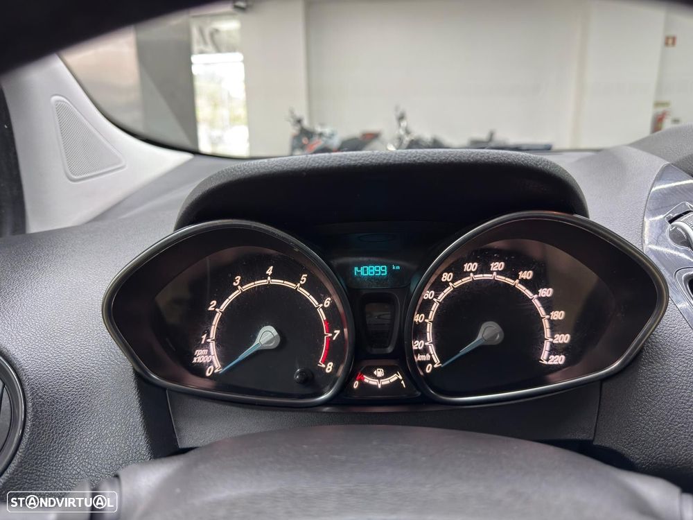 Ford Tourneo Courier 1.0 EcoBoost Titanium - 26