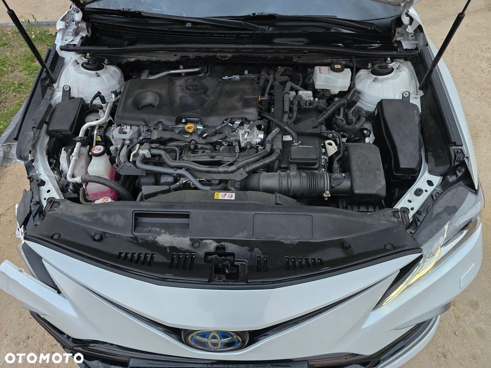 Toyota Camry - 12