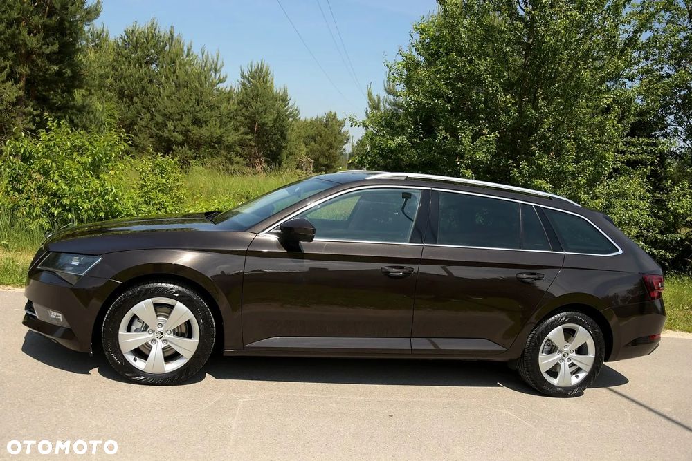 Skoda Superb 2.0 TDI DSG Ambition - 6