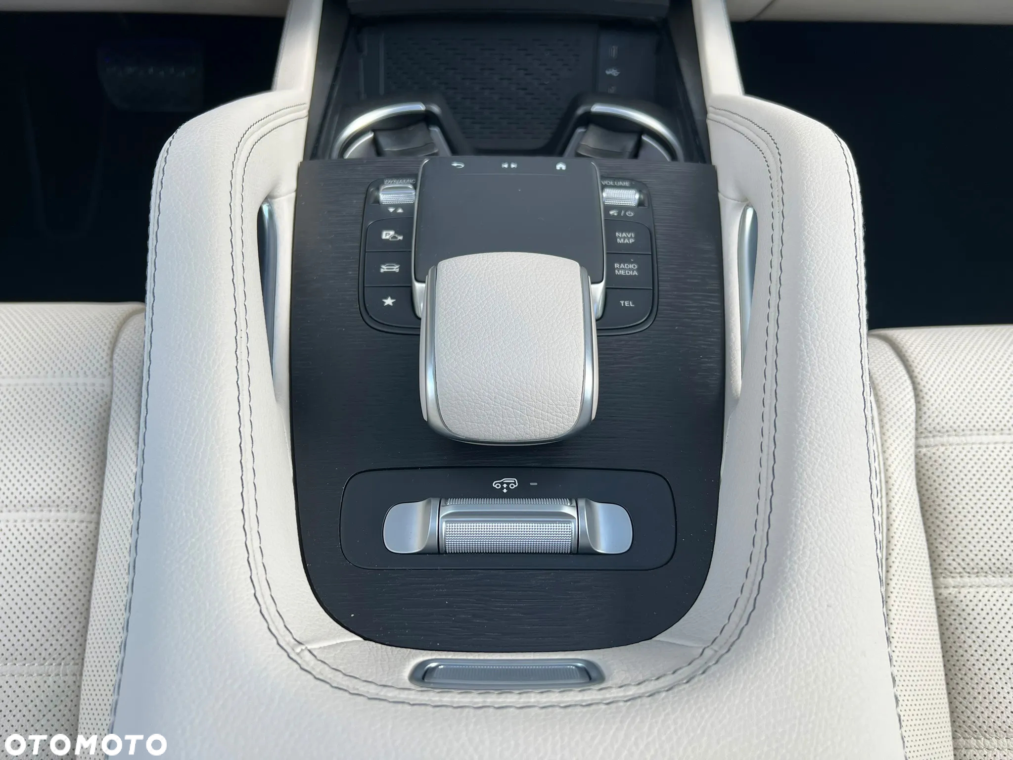 Mercedes-Benz GLE - 22