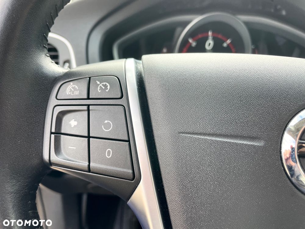 Volvo V40 D2 Inscription - 18