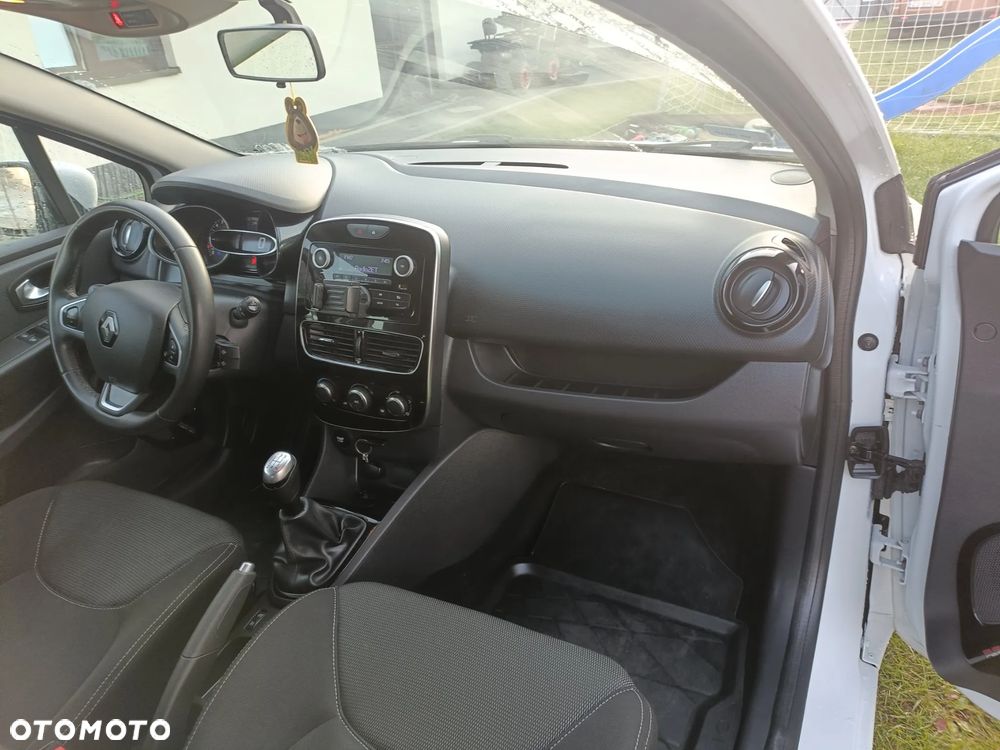 Renault Clio - 11