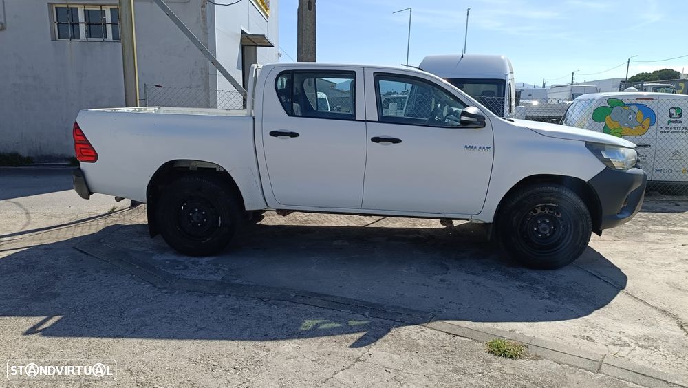 Toyota Hilux 2.4 D-4D 4WD Tracker - 14