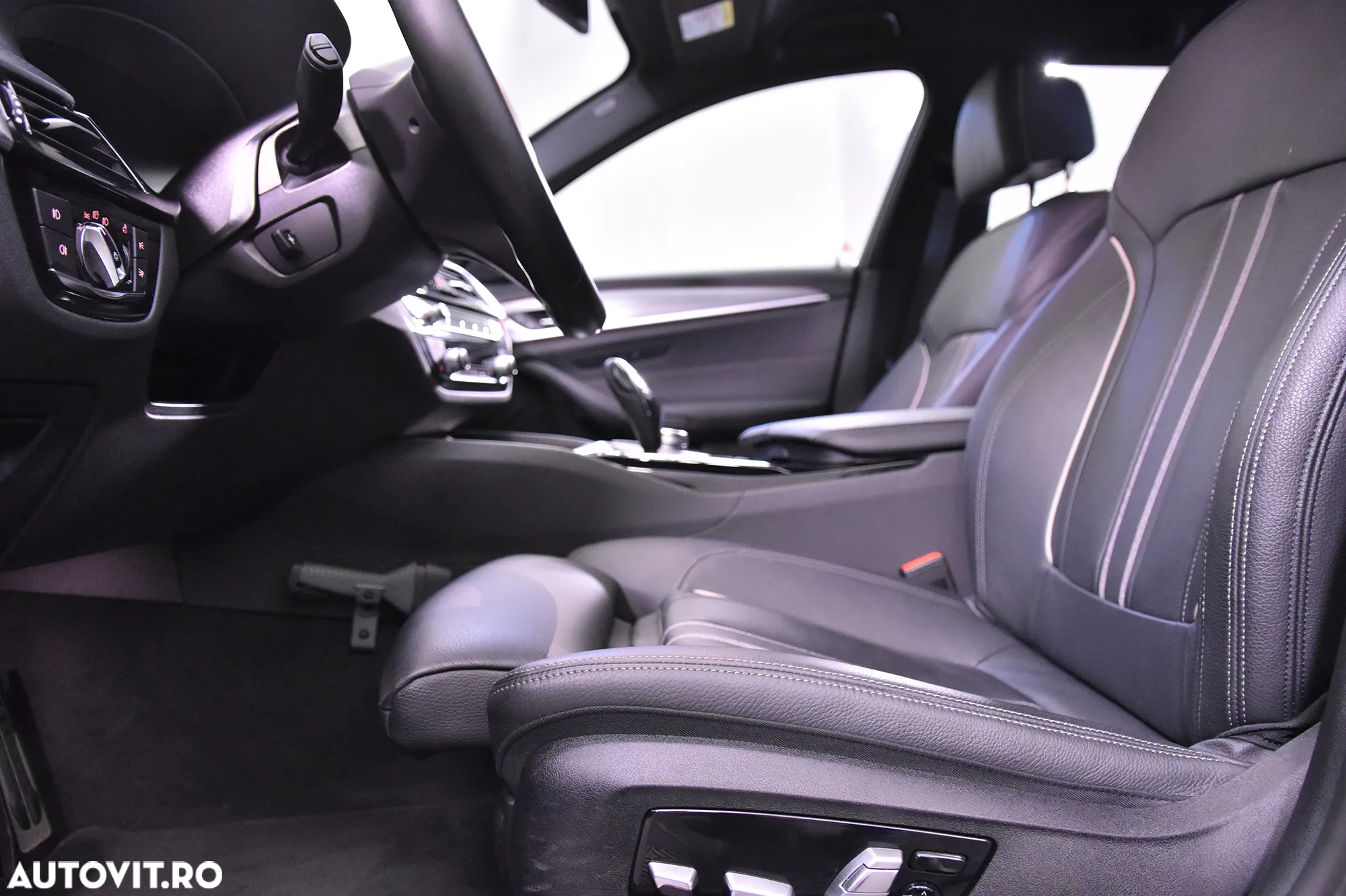 BMW Seria 5 520i Touring Aut. M Sport Edition - 23