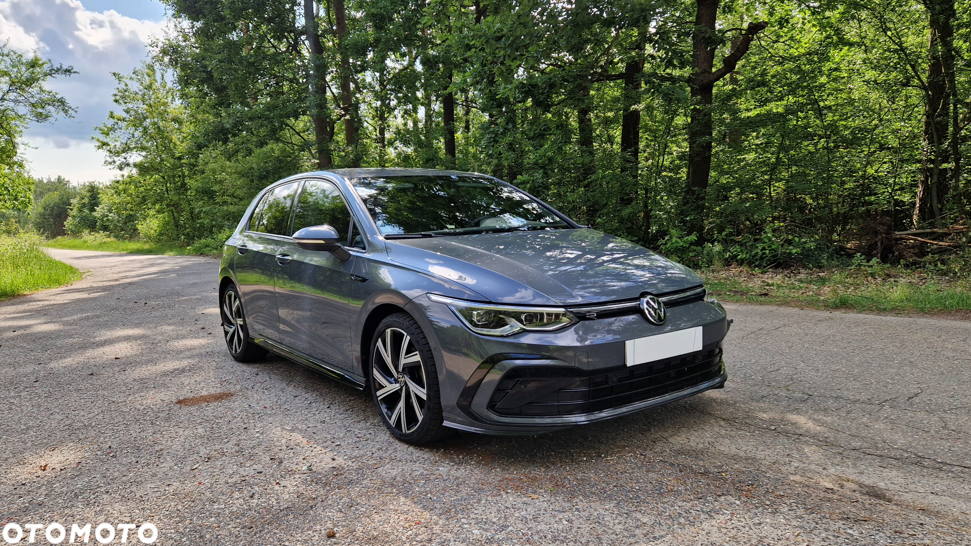 Volkswagen Golf VIII 2.0 TDI R-Line DSG - 2