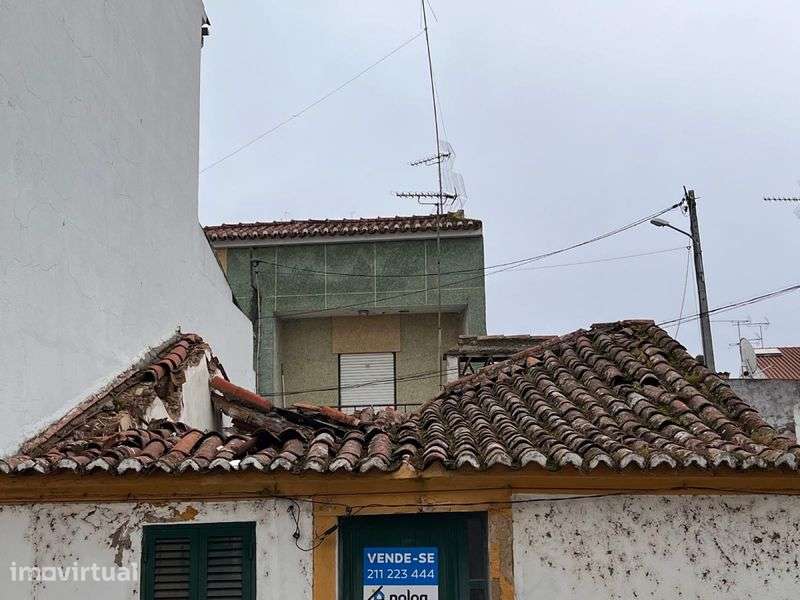 Predio para Recuperação no Rossio, Abrantes - 29900€ - Grande imagem: 2/8