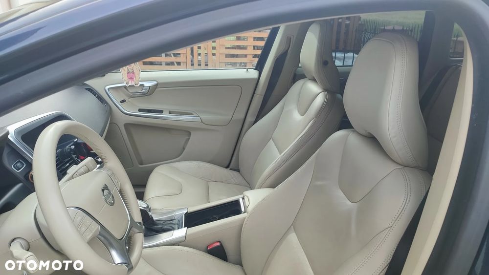 Volvo XC 60 - 6