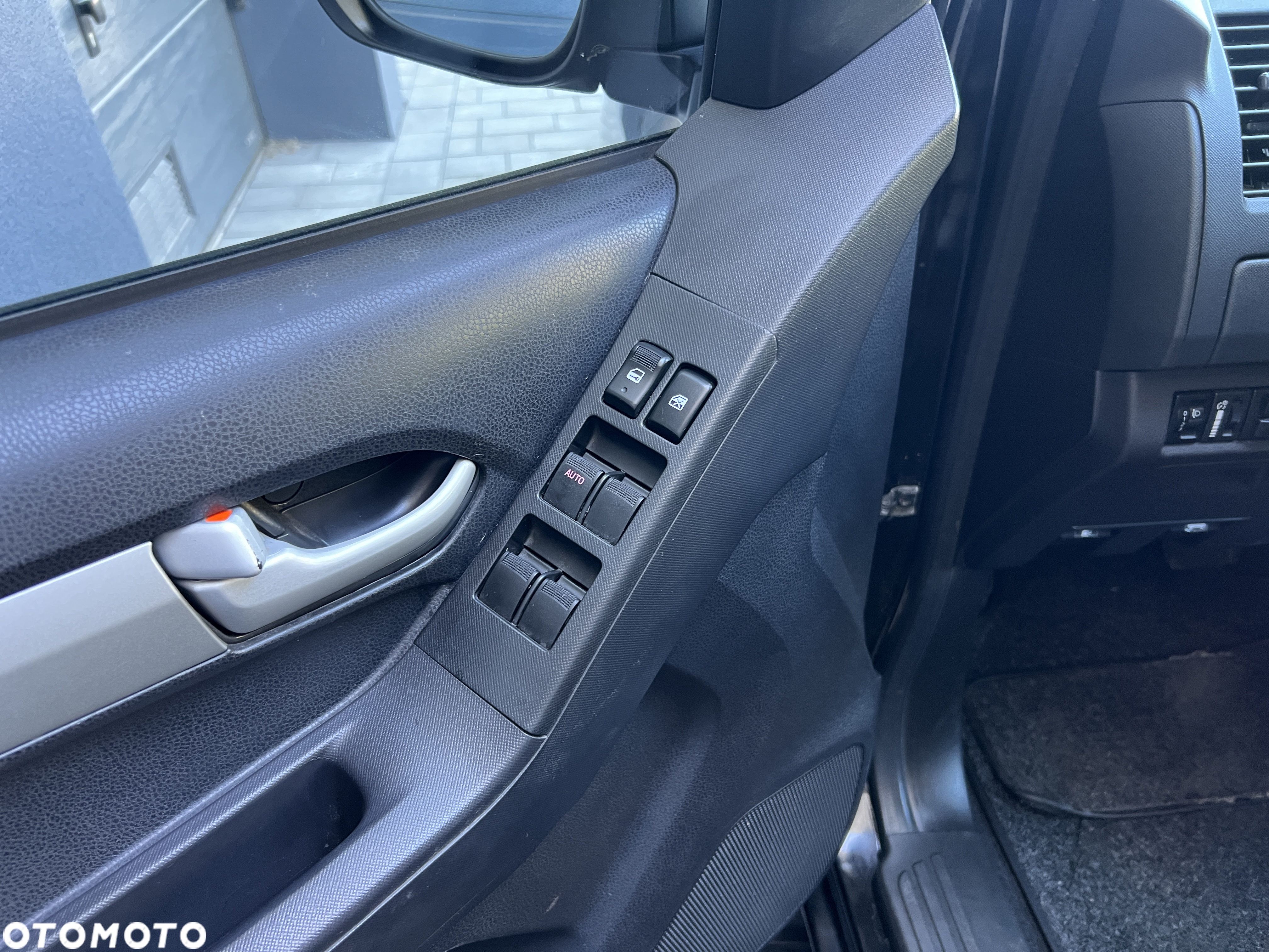 Isuzu D-Max 2.5 EC LS+ - 11